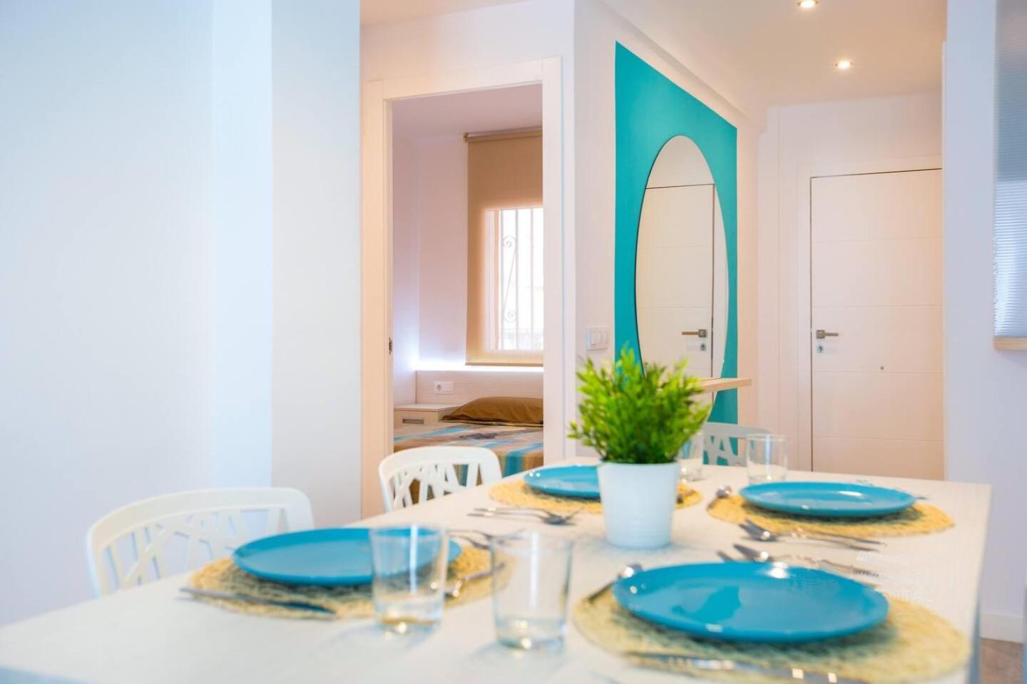Uhc Carlos V Apartments Салоу Екстериор снимка