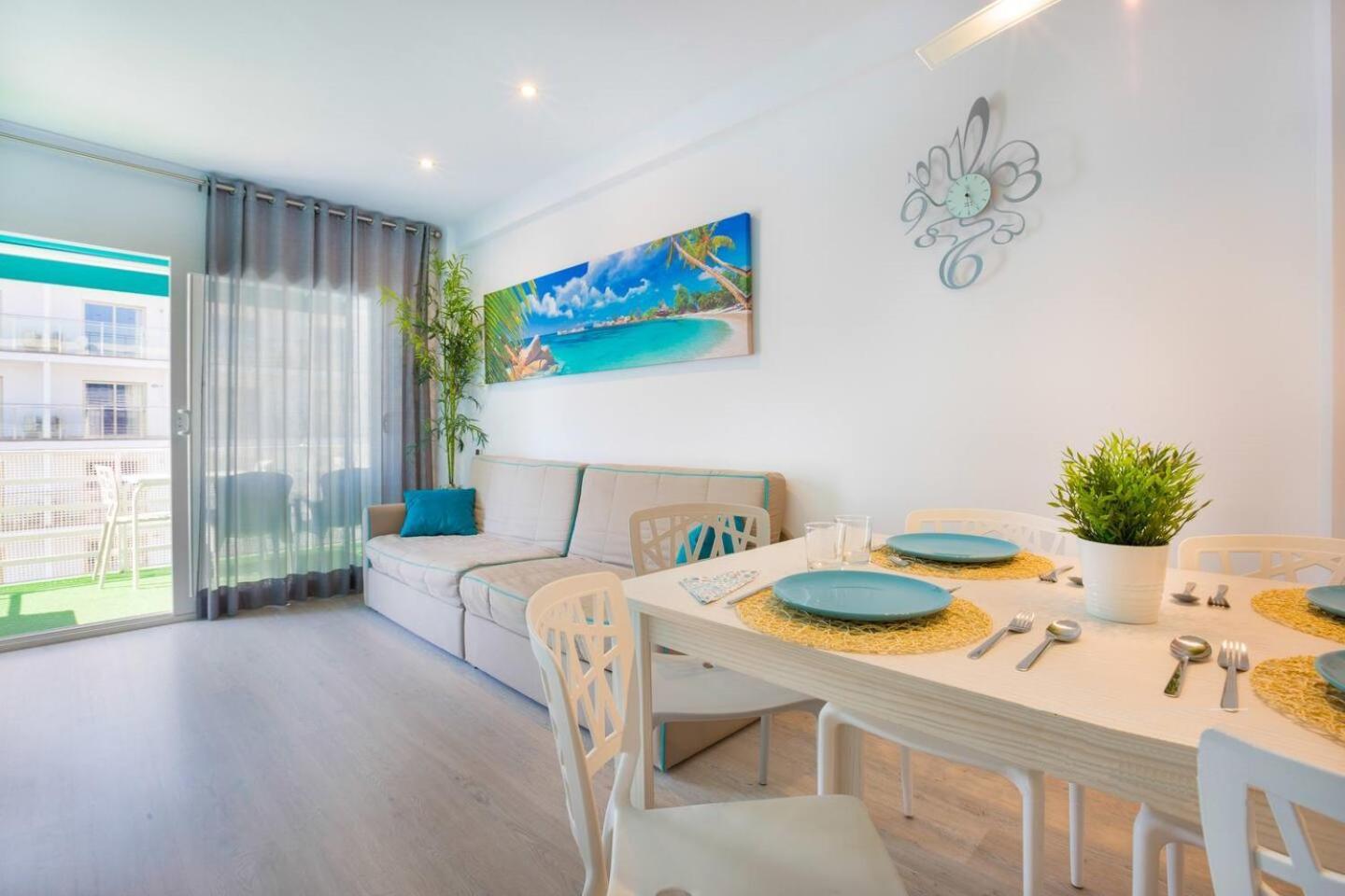 Uhc Carlos V Apartments Салоу Екстериор снимка